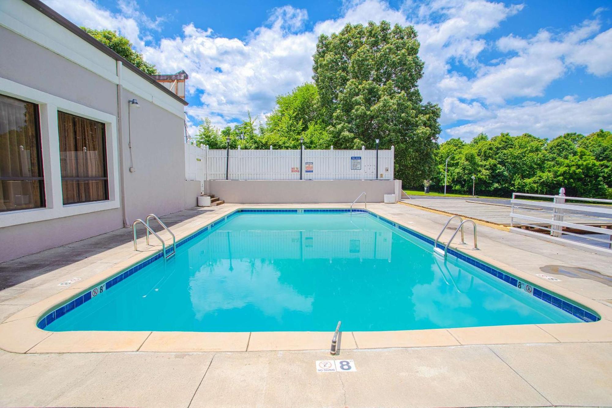 Americas Best Value Inn Winston-Salem Exterior photo